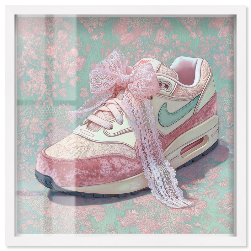 Velvet and Lace Sneaker Fashion Art Shadowbox Print par Art Remedy, H 25 po x l 25 po, Blanc