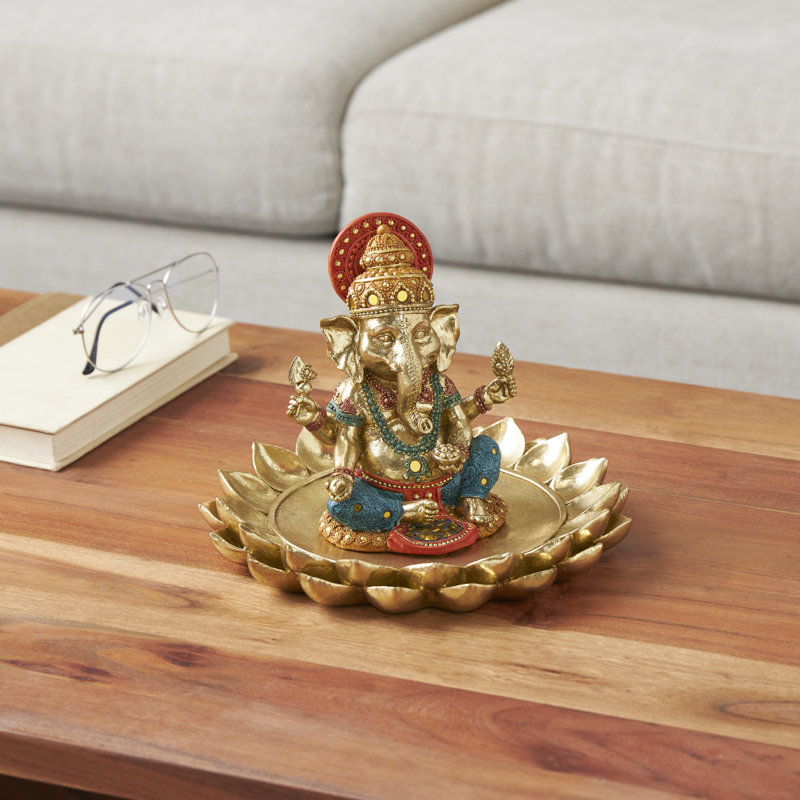 Sculpture dorée en résine Sayeri Ganesh avec plaque de lotus et vêtements colorés