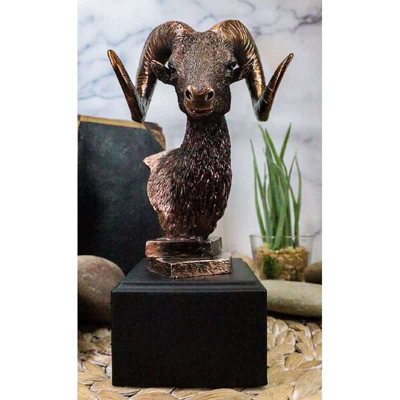 Figurine Jonesha