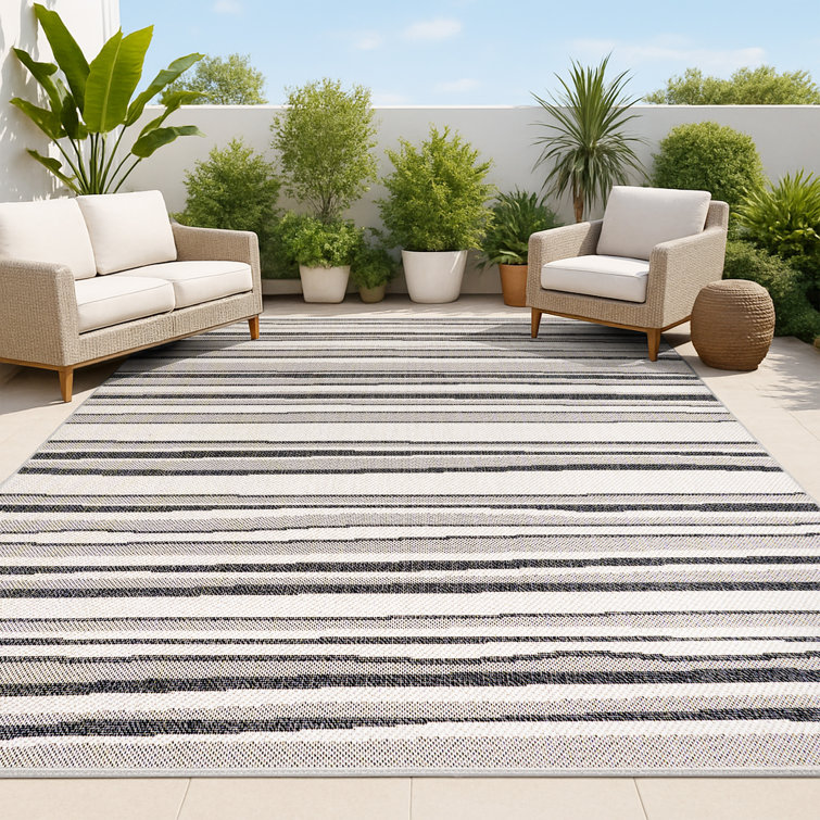 Clarisabel Wavy Stripe Modern Cream/Dark Gray Indoor/Outdoor Rug