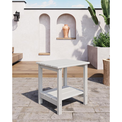 Table d'appoint de patio à 2 niveaux résistante aux intempéries - Table de bout extérieure en PEHD Adirondack - Table carrée durable, nécessitant peu d'entretien pour le jardin, la piscine, la terrasse - Assemblage facile - Grain de bois embossé
