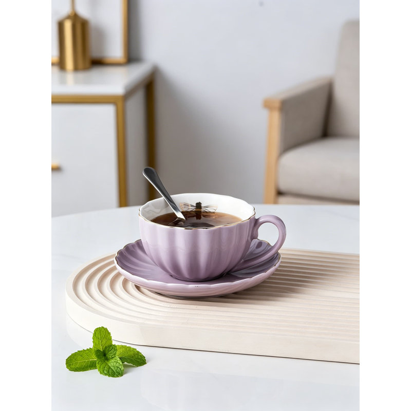 Ensemble de tasses à café et de tasses à thé en porcelaine fine rose pour 6 tasses de 8 oz avec soucoupes, théière, sucrier, pichet à crème, cuillères à thé et passoire à thé pour le thé ou le café, motif floral lavande
