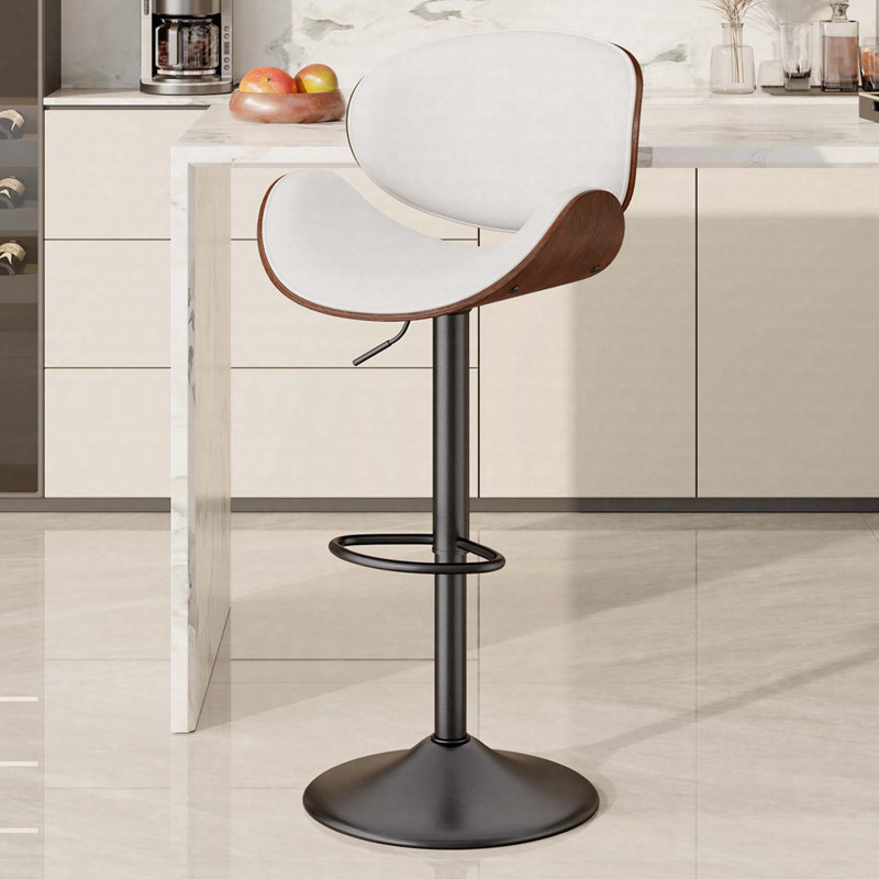 Ensemble de 2 tabourets de bar pivotants réglables de 23,5 à 32,5 po, structure en bois cintré avec similicuir et repose-pieds