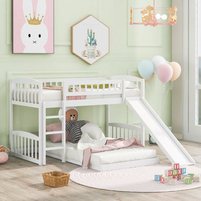 Lit simple superposé au-dessus d'un lit simple avec glissière et échelle, blanc