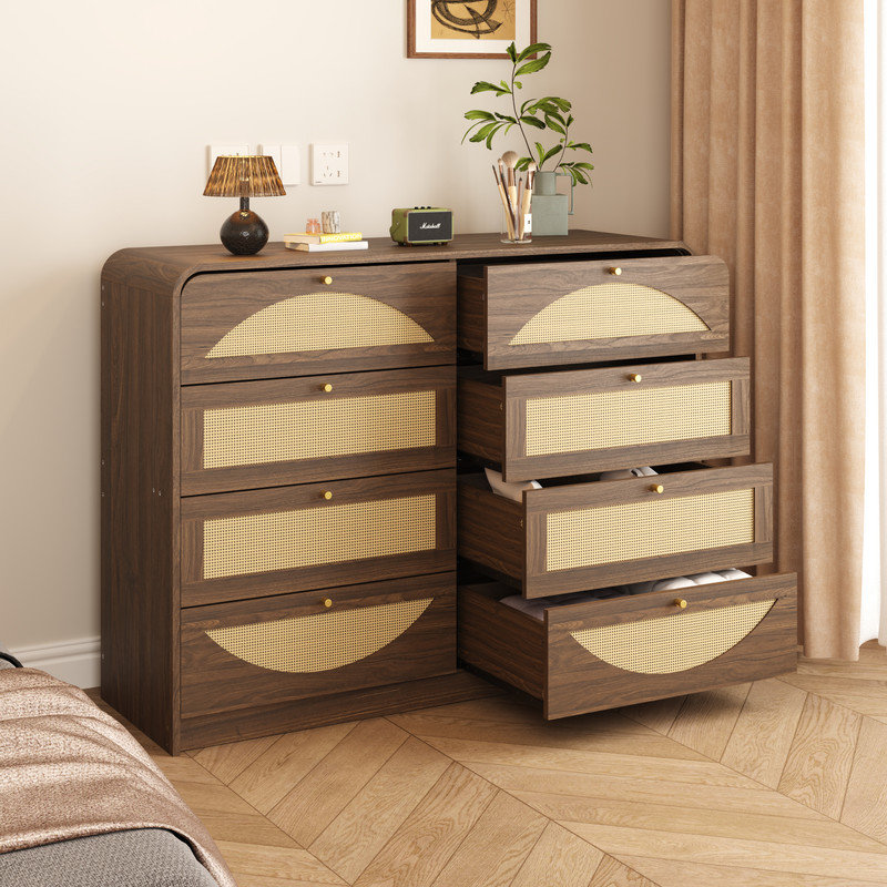 Commode 8 tiroirs noyer avec panneaux en rotin, commode boho moderne avec boutons dorés pour la chambre à coucher et le salon