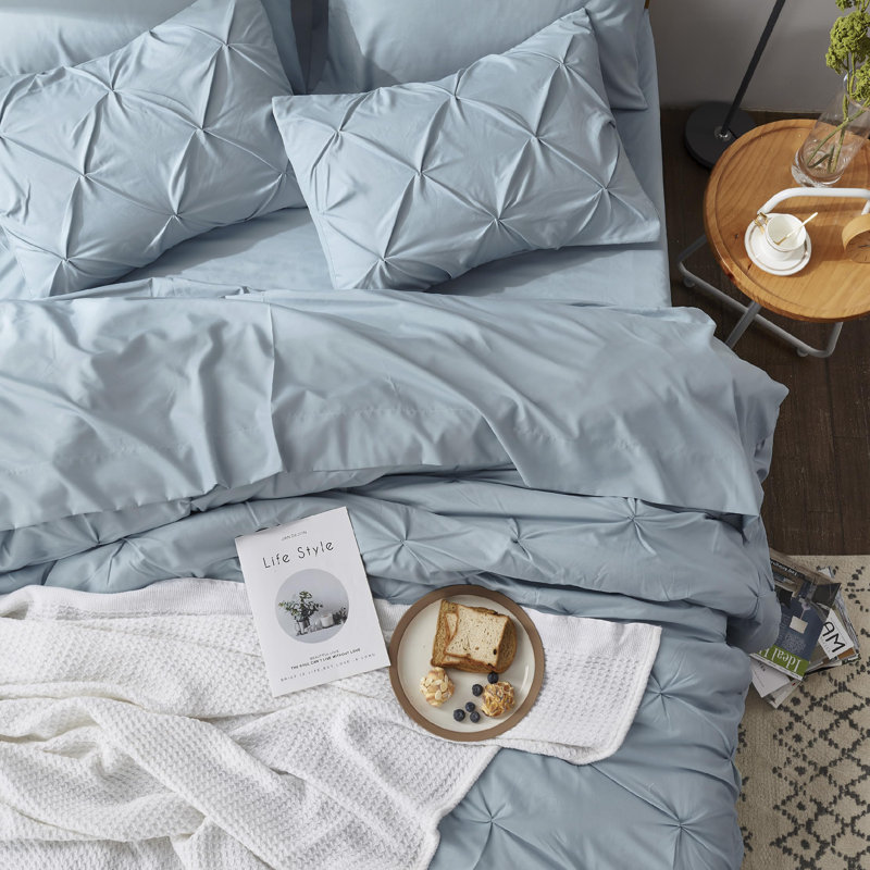 Bedsure Queen Pintuck Bed-in-a-Bag- Light Blue Pinch Pleat Comforter with Sheets, Pillowcases & Shams, Light Blue