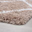 Tapis brun clair / blanc à poils longs Babich-231487852