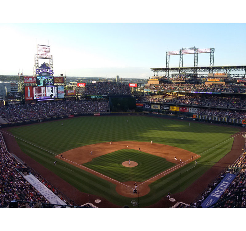 Coors Field, H 18 po x l 24 po