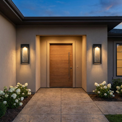 Urbandale Grande Wall Lantern