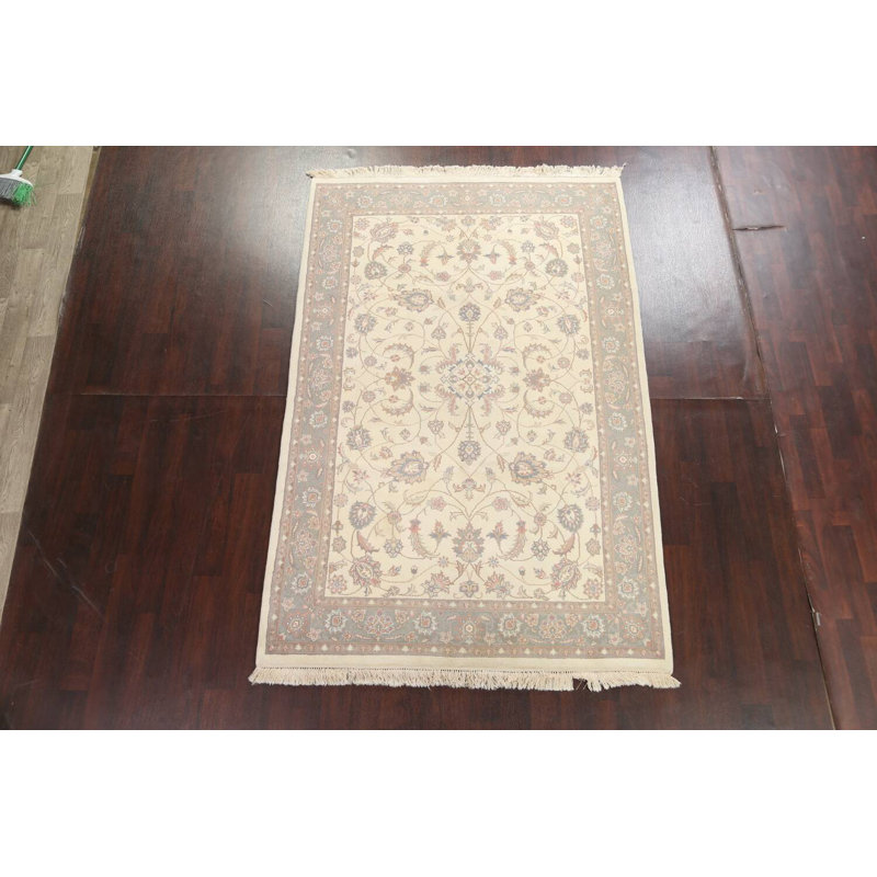 Tapis unique à motif floral Kashan ivoire / vert noué à la main 6 pi x 9 pi 2 po