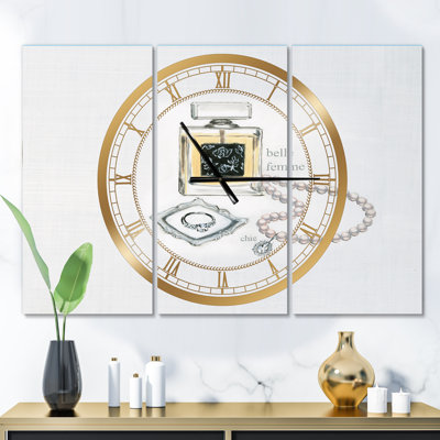 Perfume Glam Bathroom I - Traditional wall clock
