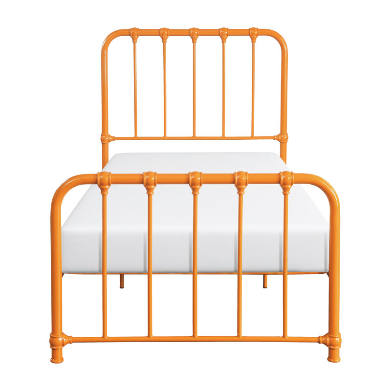 Lit plateforme simple en métal avec finition orange vif, sommier orange non essentiel, pas de fondation dans la chambre