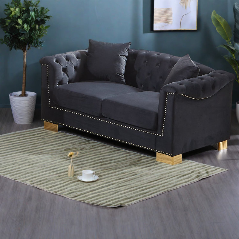 Canapés luxueux en velours, style Chesterfield moderne, idéal pour le salon