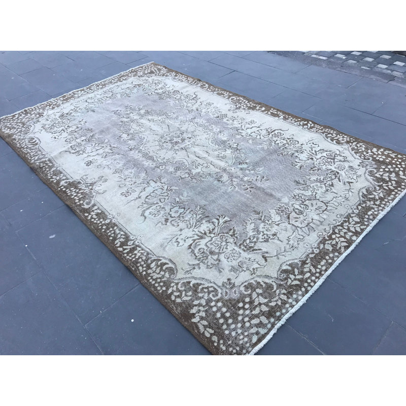 Tapis turc rétro avec un élégant motif floral beige