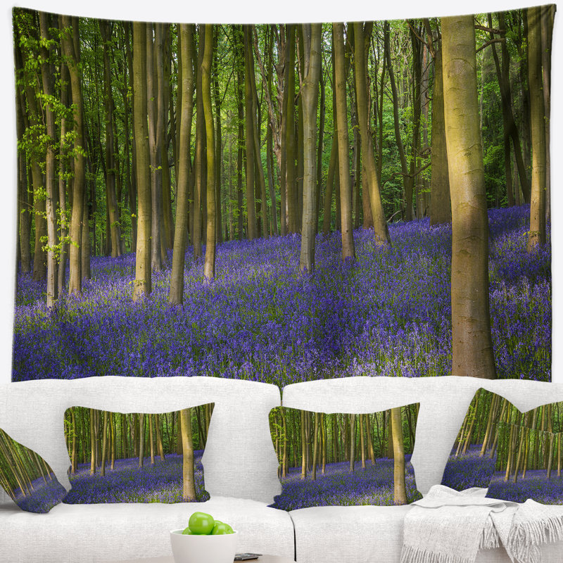 Paysage, jacinthe des bois dans la tapisserie de l'Oxfordshire, H 68 po x l 80 po