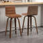 Tabouret de bar et de comptoir pivotant rembourré avec structure en bois massif et dossier en similicuir en forme de L-1724114235-1696678494