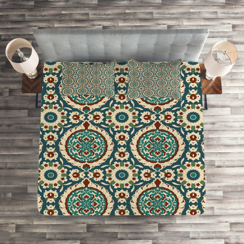 Traditional Polyester Floral Coverlet