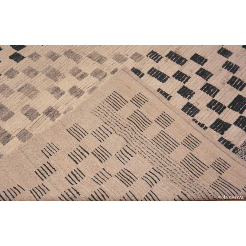 Tapis contemporain à motif de damier moderne crème / gris / noir de grande taille One-of-a-Kind