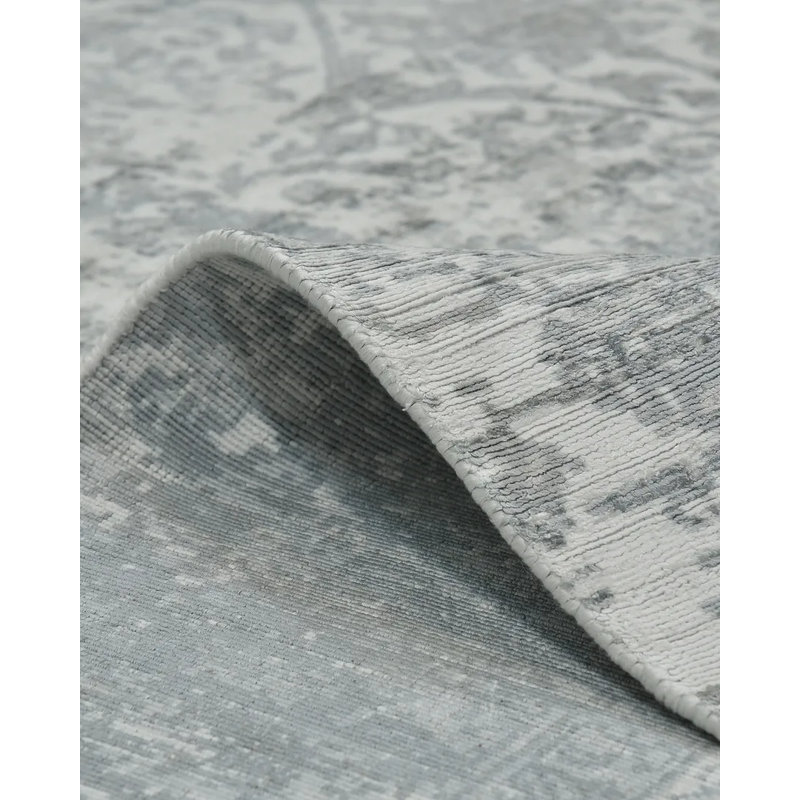 Samantha Oriental Area Rug in Pewter, Rectangle 5' x 8'