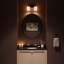Meuble-lavabo noir mat 2 lumières Reines avec abat-jour en verre opale-127379906-130119945