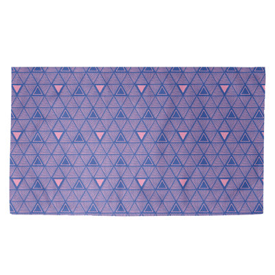 Tapis à motifs de triangles mauves