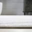 Tapis blanc / gris à motif de losanges minimalistes Bertrice-72493387
