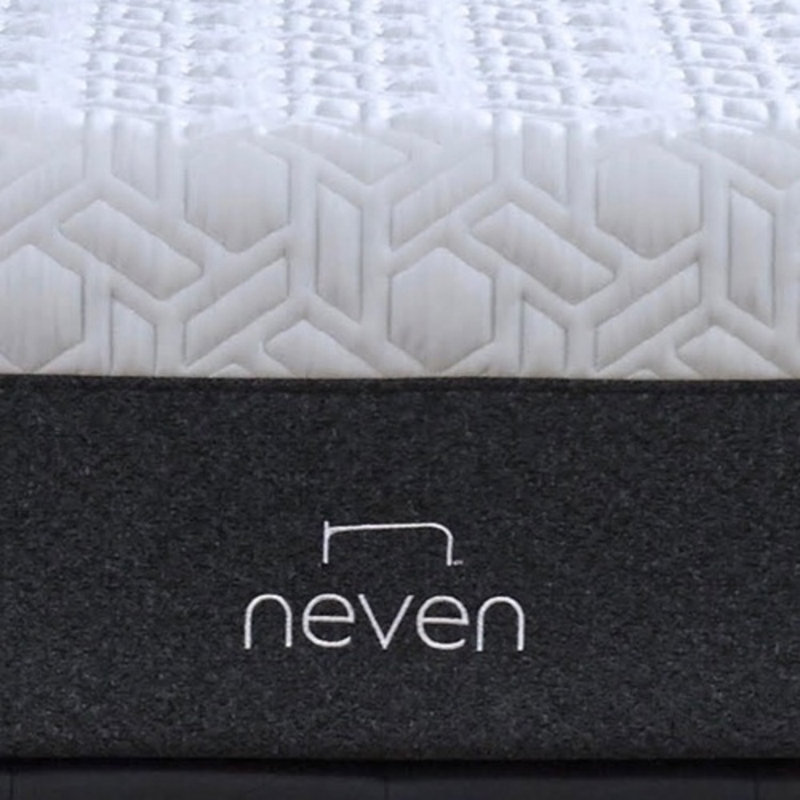 Matelas en mousse viscoélastique imprégnée de gel 14 po Neven® Ultimate, Très grand lit