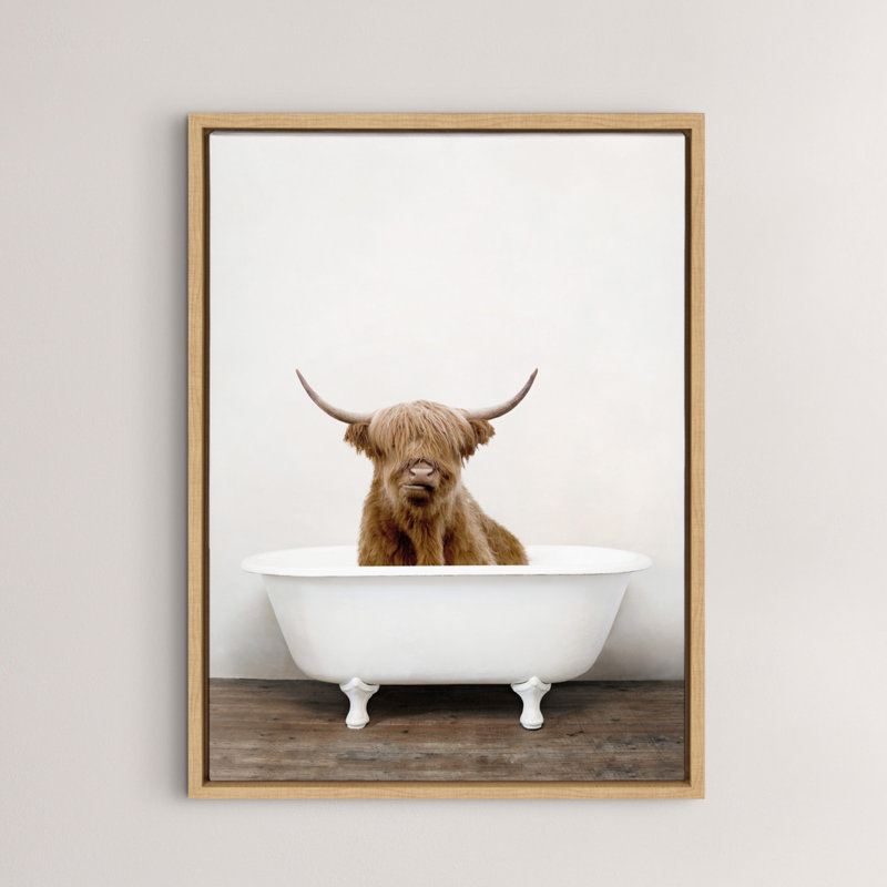 «Highland Cow in Tub Color» par Amy Peterson, reproduction d'art sur toile encadrée, Naturel, H 24 po x l 18 po