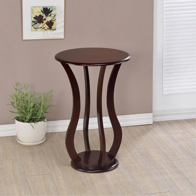 Table d'appoint en cerisier avec charme enchanteur