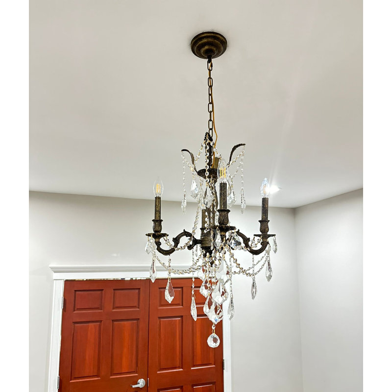 Lustre classique / traditionnel à 4 lumières de style bougie Bower, Bronze