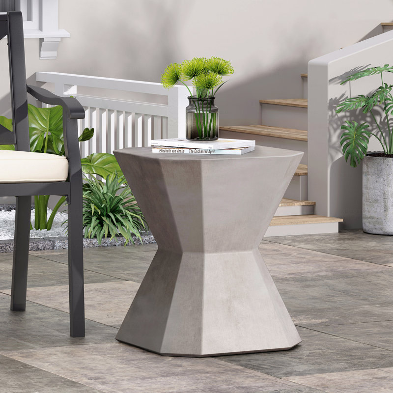 Table d'appoint d'extérieur en béton léger