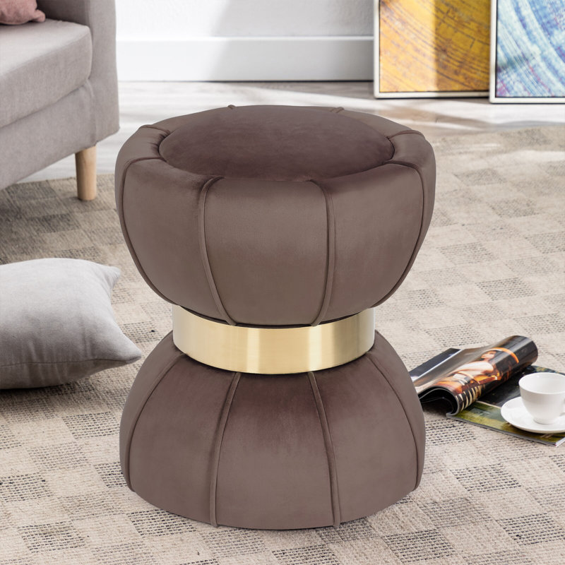 Repose-pieds standard en velours de 16,1 po de large Gwendalin