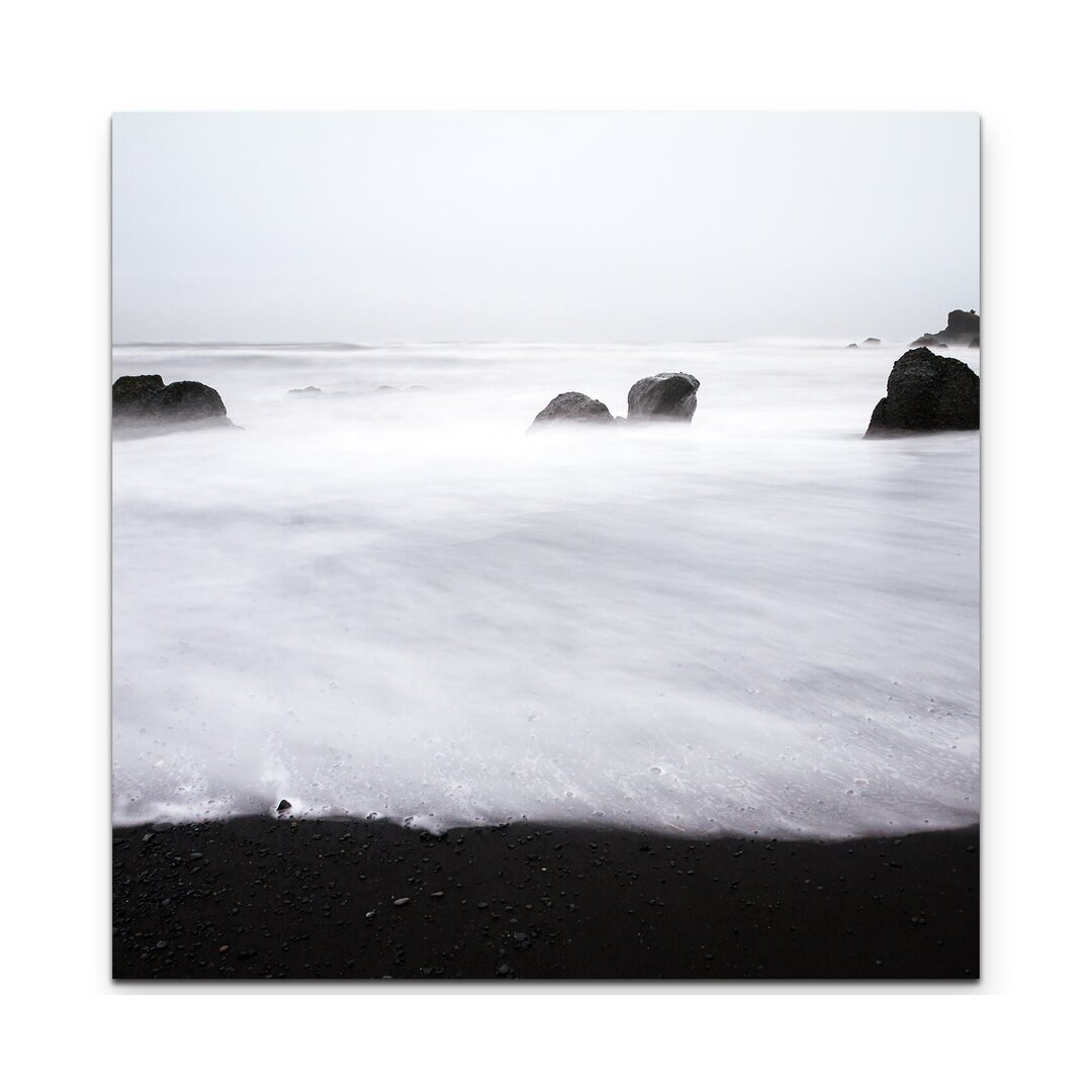 Leinwandbild Schwarzer Sand am Meer