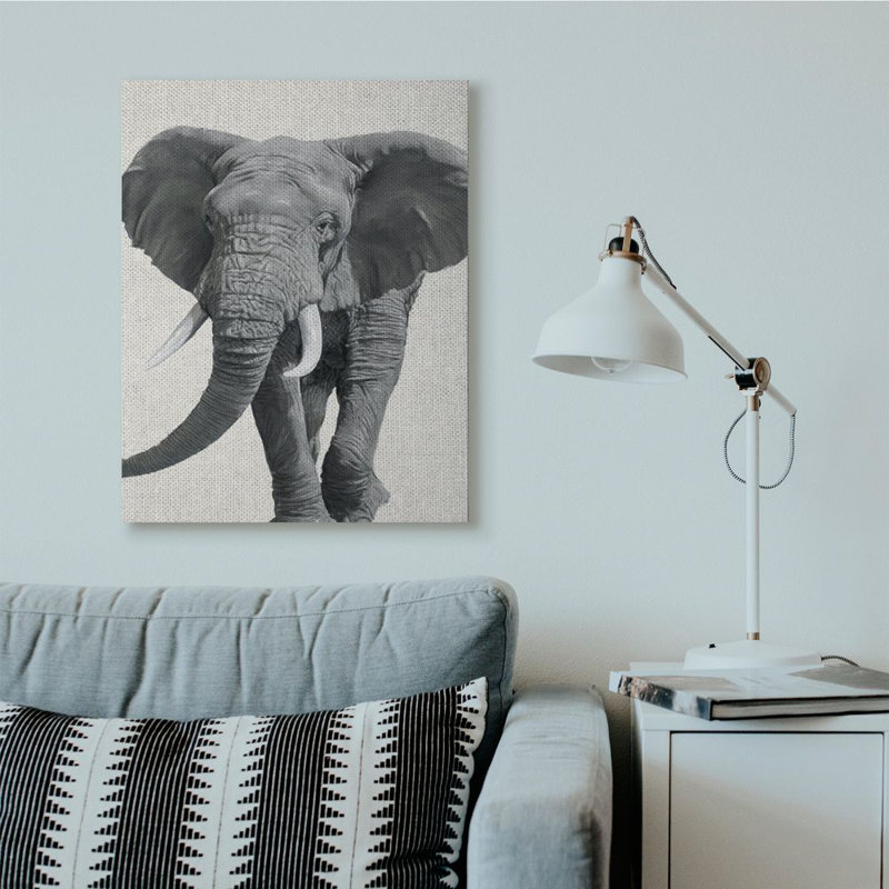 «Elephant Marching Animal» par Ziwei Li - reproduction d'art, Toile tendue, H 40 po x l 30 po x P 1,5 po