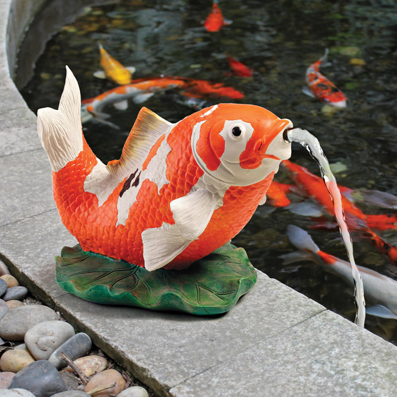 Statue diffuseur en kois asiatiques kohaku