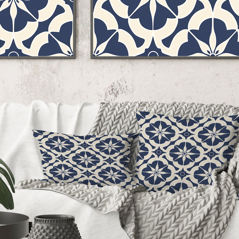 «Blue» Traditional Flower Mosaic Beauty II - Coussin décoratif traditionnel, H 16 po x l 16 po