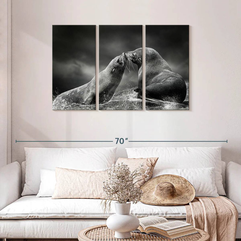 Brampt Seal Love, 28" H x 45" W