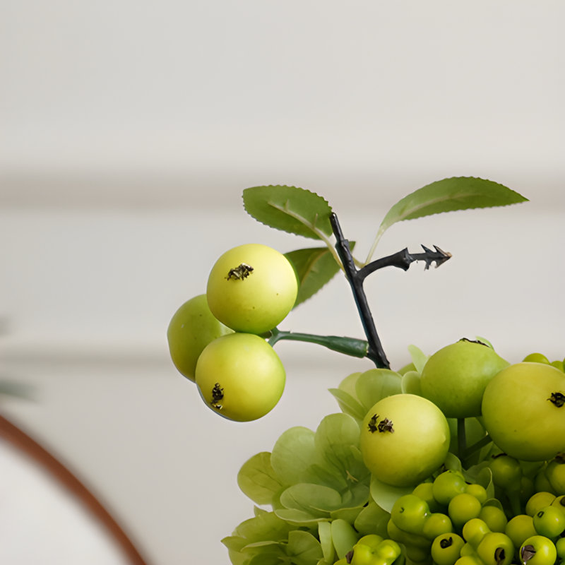 Ornements de fleurs simulées