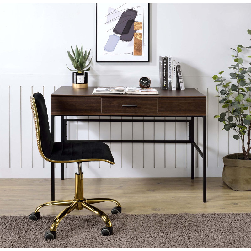 Bureau d'écriture rectangulaire moderne avec port USB intégré, espace de rangement spacieux et base en métal durable pour le bureau à domicile
