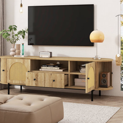 Meuble télé de style américain avec portes arquées en rotin, rangement