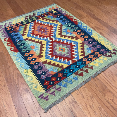Tapis unique bleu / rouge / jaune 3 pi 7 po x 4 pi 10 po Jethero
