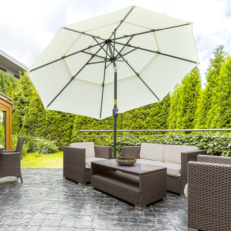 Parasol de marché extérieur à 3 niveaux avec manivelle, inclinaison à bouton-poussoir pour terrasse, jardin et pelouse Outsunny