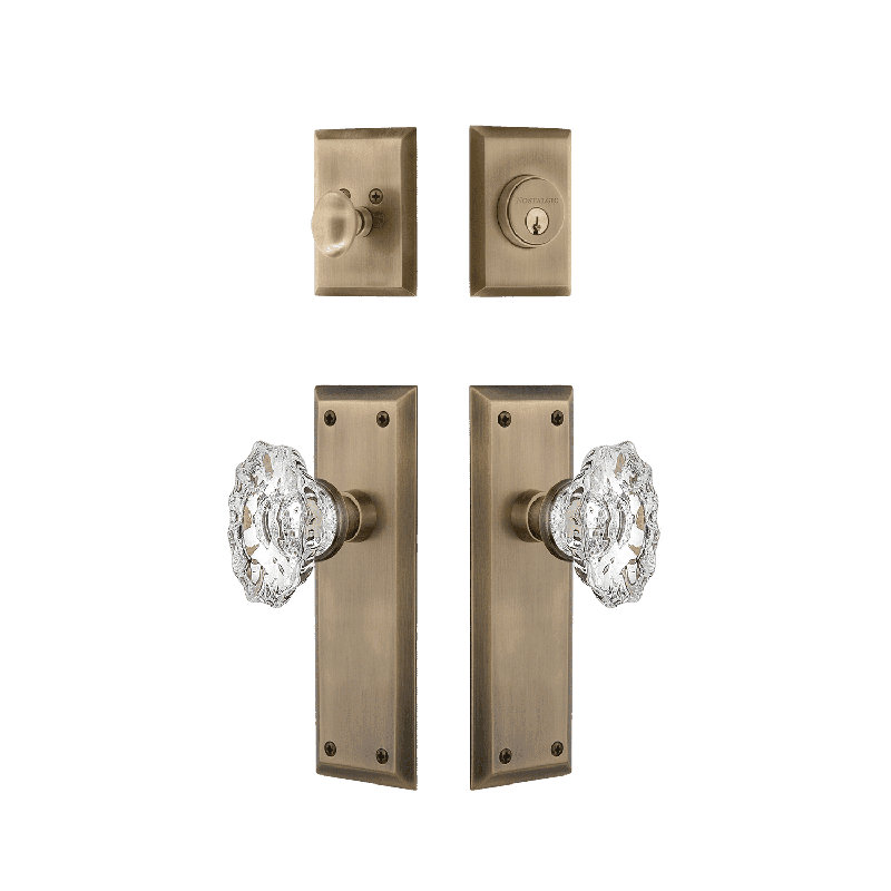Ensemble d'entrée Nostalgic Warehouse New York avec bouton Chateau Crystal, Laiton antique, 2.375