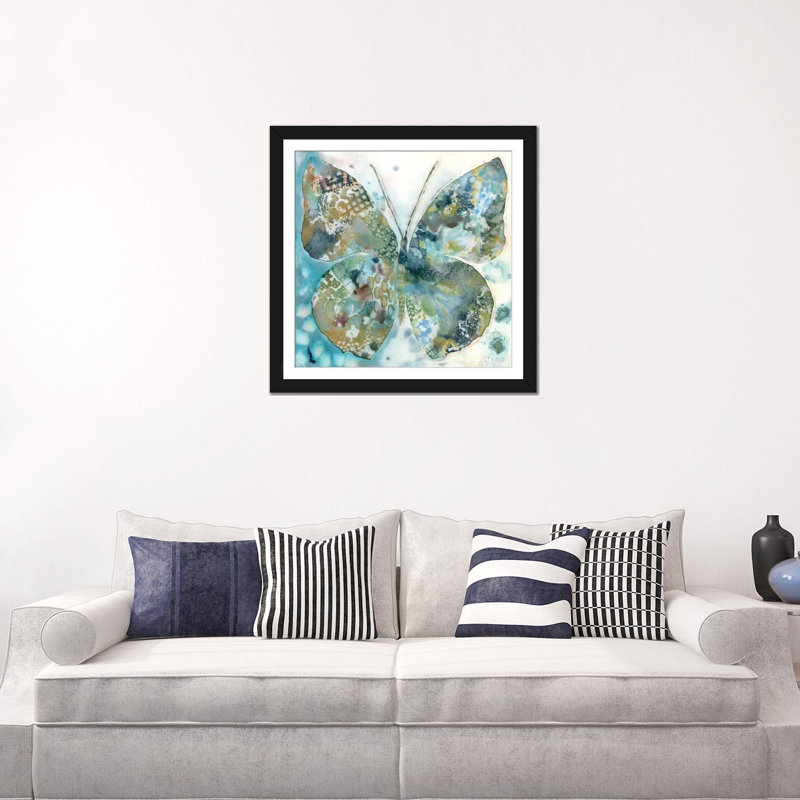 «Lucky Moth I», impression sur bois, Papier d'art encadré noir, Blanc, H 24 po x l 24 po x P 1 po