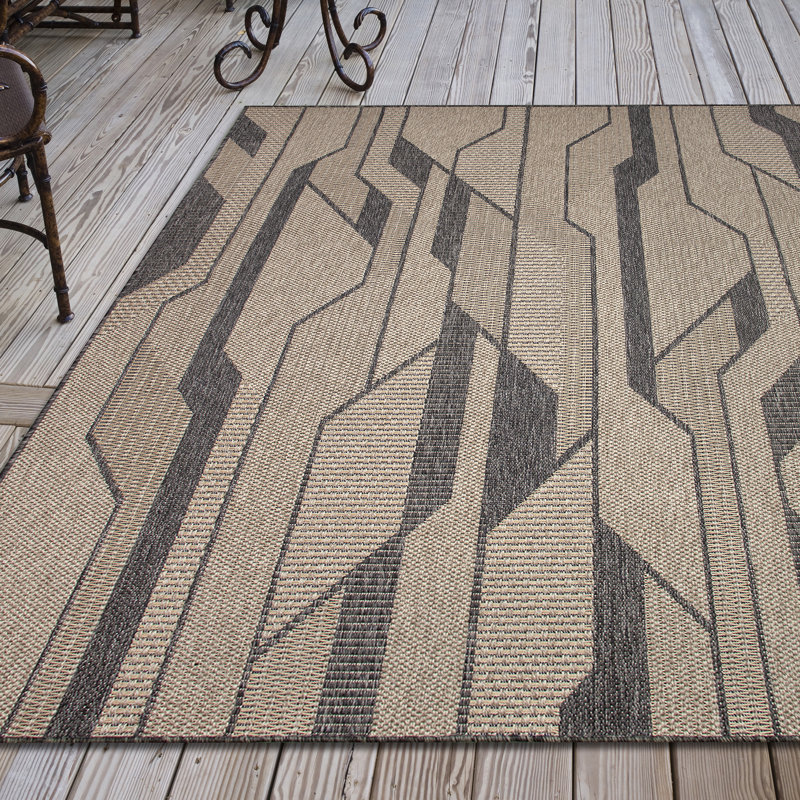 Courtdale Geometric Indoor / Outdoor Rug, Rectangle 3'3" x 4'11"