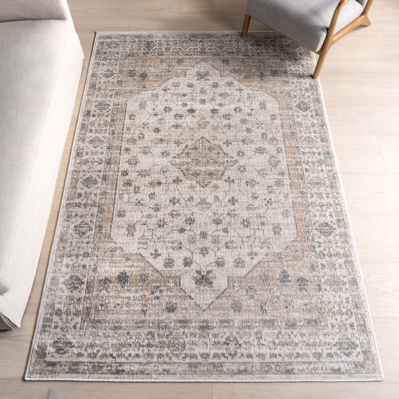 Tapis traditionnel Nesa, Rectangle 6 pi 7 po x 9 pi