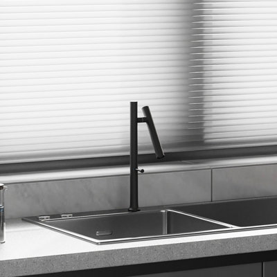 Colour Single-handle Bathroom Faucet with Drain Assembly