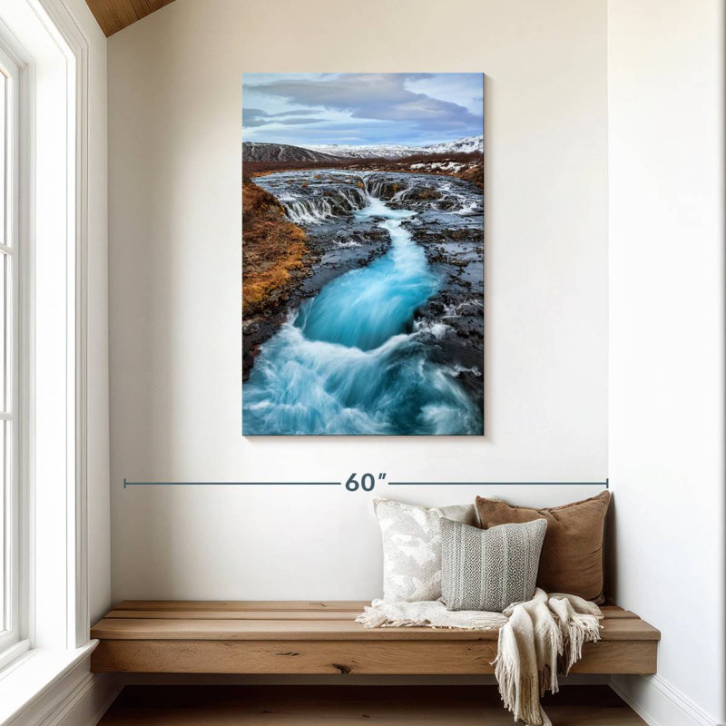 Alvord tourbillonnant en cascades en Islande, H 45 po x l 30 po