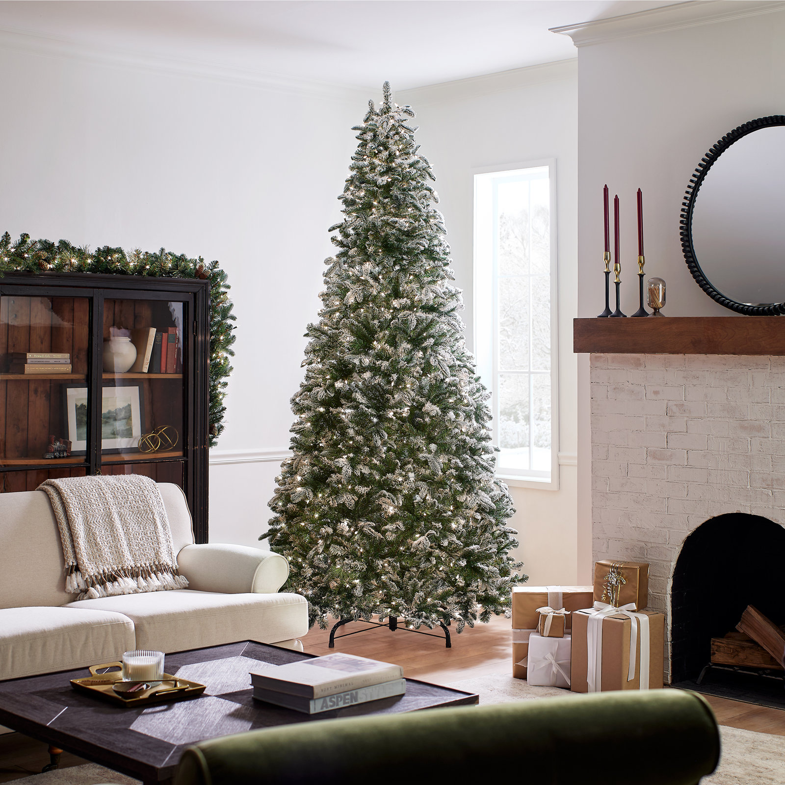 Pre-Lit Christmas Tree, 9'
