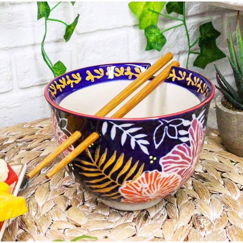 Bol à soupe à feuilles et fleurs